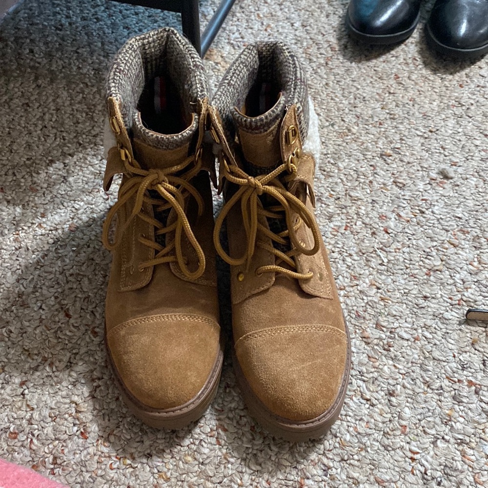 Tommy Hilfiger booties